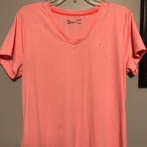 ⭐️PINK UNDER ARMOUR WORKOUT TOP⭐️